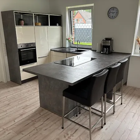 Haus Anna U Apartment Westoverledingen